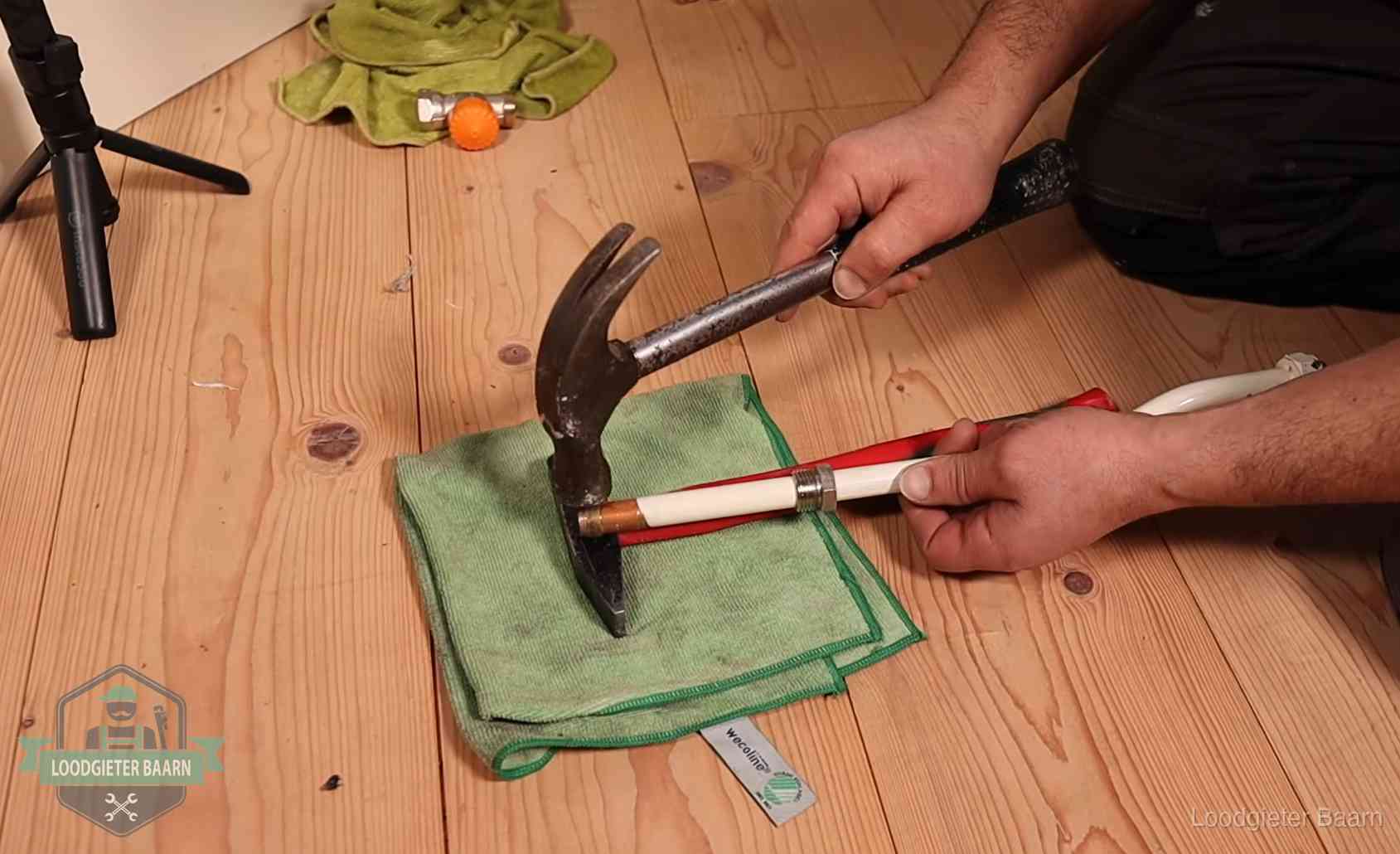 Geimproviseerd gereedschap bij een klus in Baarn, een teken om op te letten wie je binnenhaalt