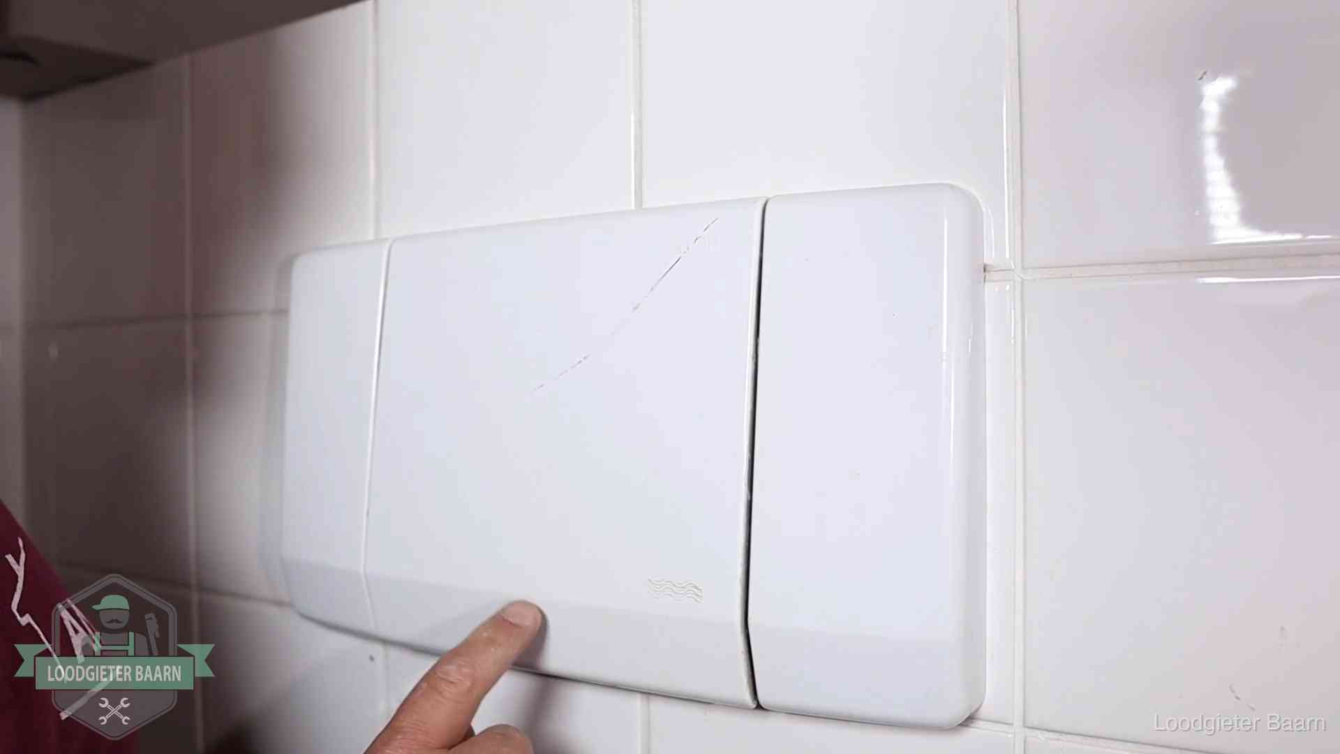 Oorzaken van een verstopte wc in Baarn Bedieningspaneel van een inbouwreservoir van een hangend toilet in Baarn